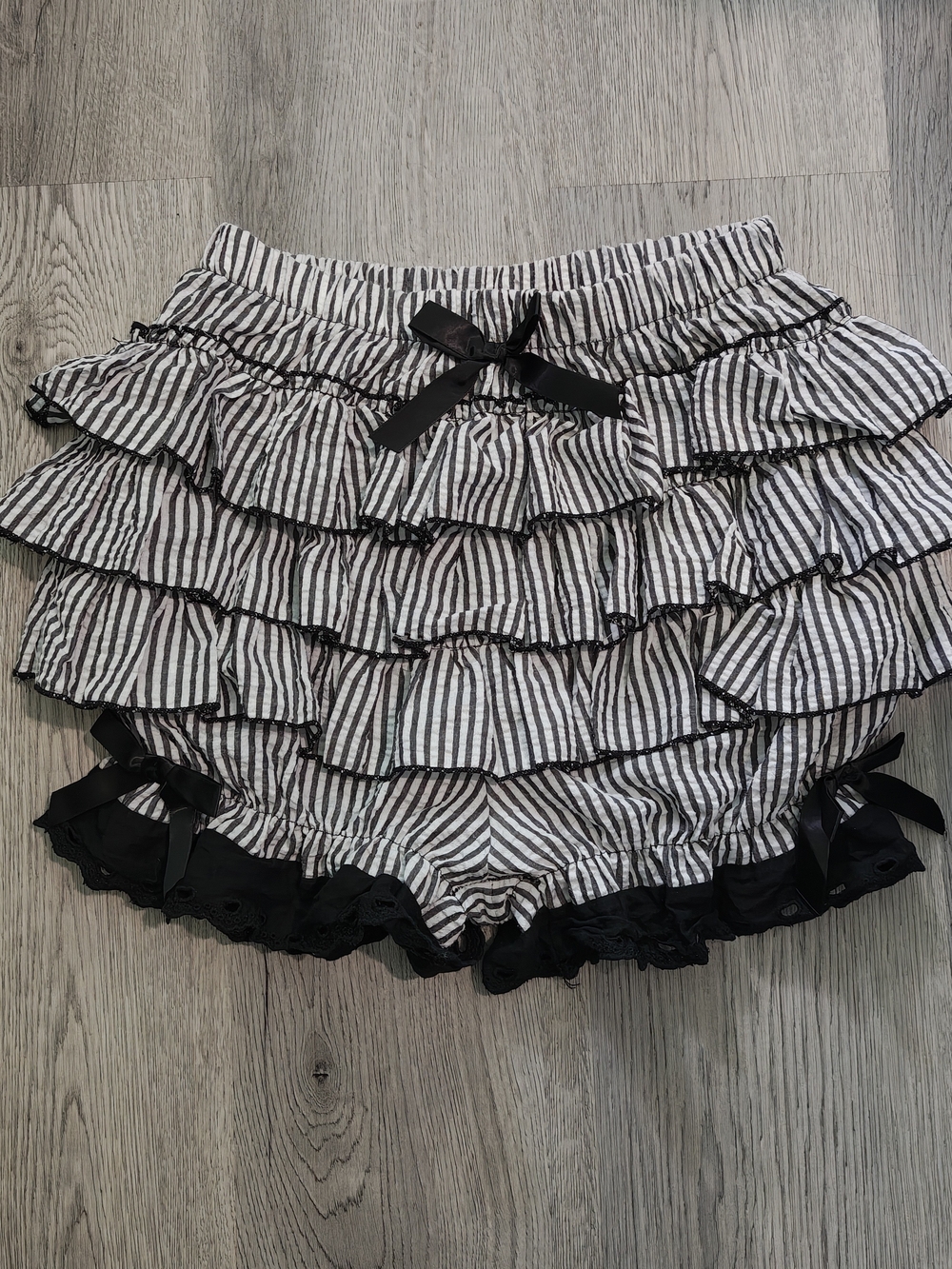 Coquette Ruffle Bloomer Shorts Black White Striped Bow Lolita Goth M